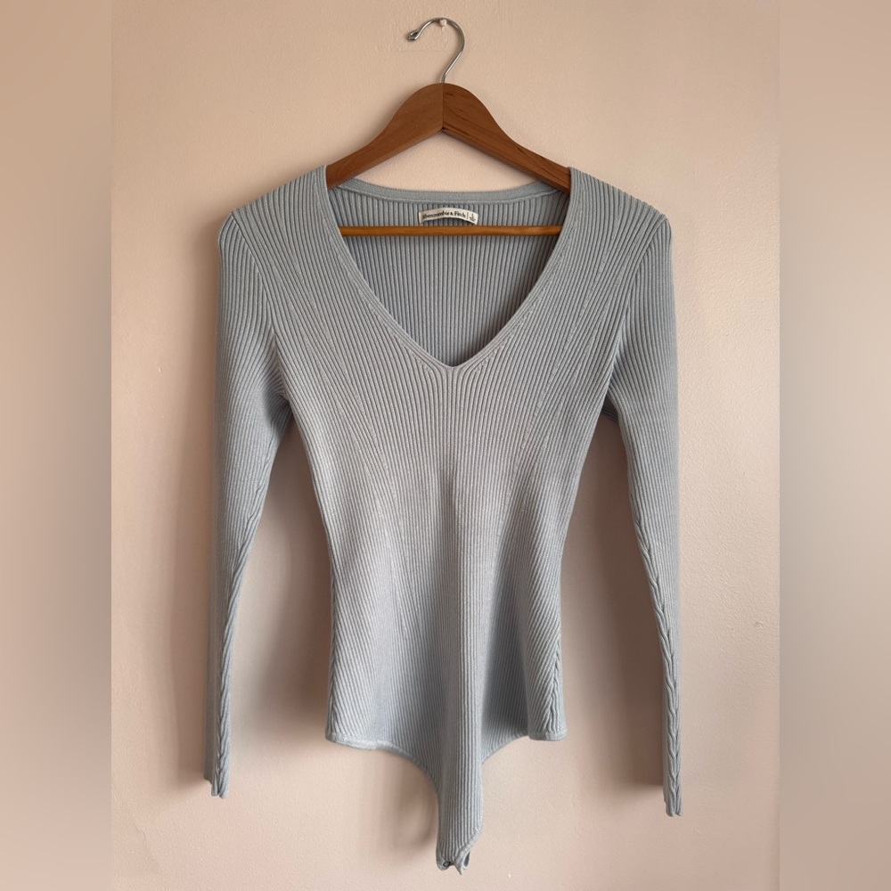 Abercrombie & Fitch Baby Blue Minimalist Ribbed V Neck Sweater Bodysuit Large - Picture 8 of 16